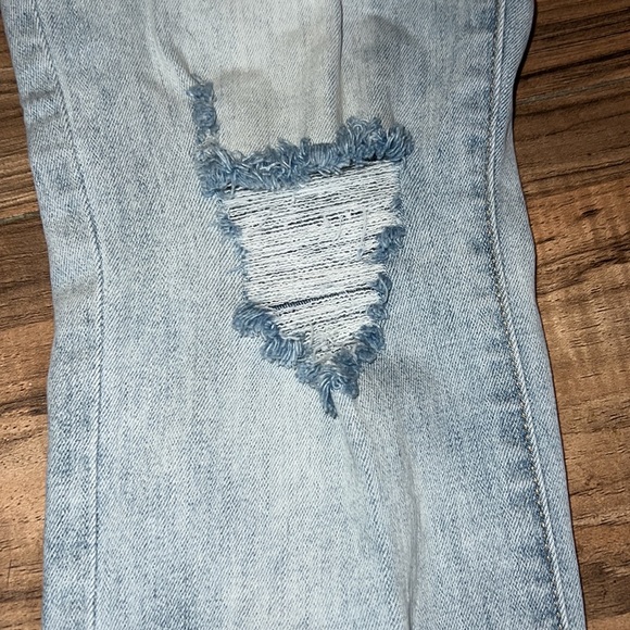 Wonderly Mid-rise Skinny Jeans - Picture 4 of 9